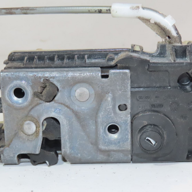 Serrure porte avd occasion  Citroën C4 II (NC_) 1.6 hdi 90 (2009) 5 portes   9136GR  1