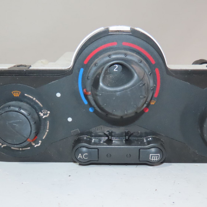 Commande de chauffage occasion  Renault CLIO III (BR0/1, CR0/1) 1.5 dci (2010-2014) 5 portes   7701070473  1