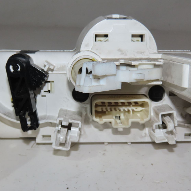 Commande de chauffage occasion  Renault CLIO III (BR0/1, CR0/1) 1.5 dci (2010-2014) 5 portes   7701070473  2