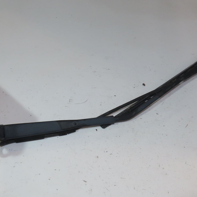 Bras essuie-glace avant gauche occasion  Iveco DAILY IV Camionnette 35c13 v, 35c13 v/p, 35s13 v, 35s13 v/p (2007-2011)   504086799  1