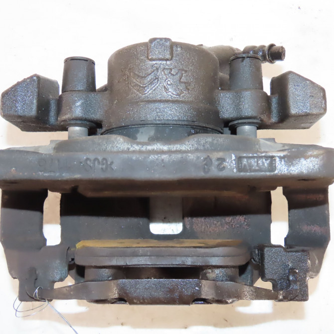 Etrier de frein avant droit occasion  Citroën C5 AIRCROSS (A_) 1.2 puretech 130 (arhnsj) (2018)   1623162180  3