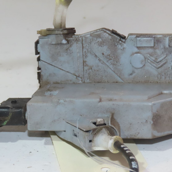 Serrure porte ard occasion  Peugeot 308 I (4A_, 4C_) 1.6 hdi (2007-2014) 5 portes   9800617480  3