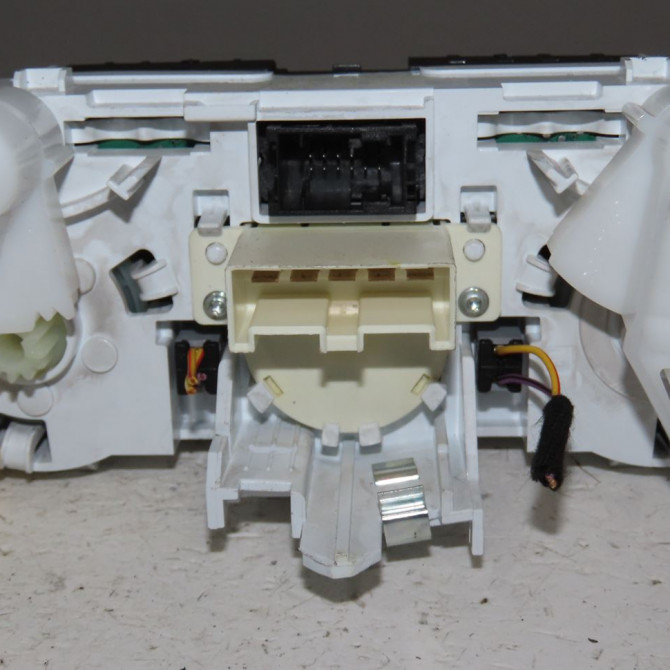 Commande de chauffage occasion  Opel CORSA E (X15) 1.4 (08, 68) (2014)   39021463  2