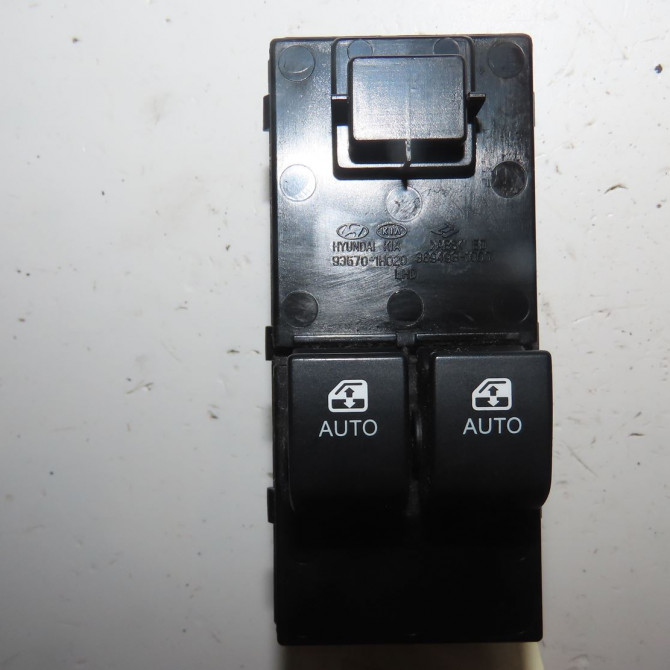 Commande lève-glace porte avant gauche occasion  Kia CEE'D 3/5 portes (ED) 1.6 crdi 90 (2006-2012)   935701H000EQ  1