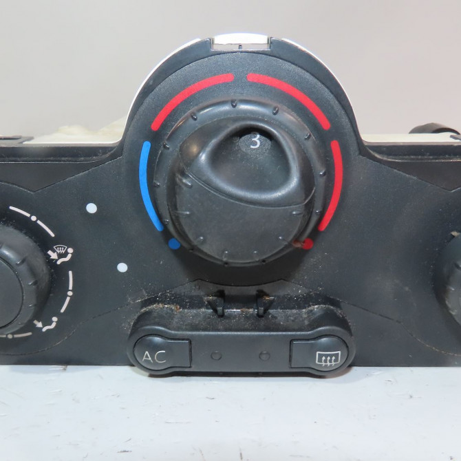 Commande de chauffage occasion  Renault CLIO III (BR0/1, CR0/1) 1.5 dci (br17, cr17) (2005-2012) 5 portes   7701070473  1