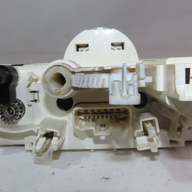 Commande de chauffage occasion  Renault CLIO III (BR0/1, CR0/1) 1.5 dci (br17, cr17) (2005-2012) 5 portes   7701070473  2