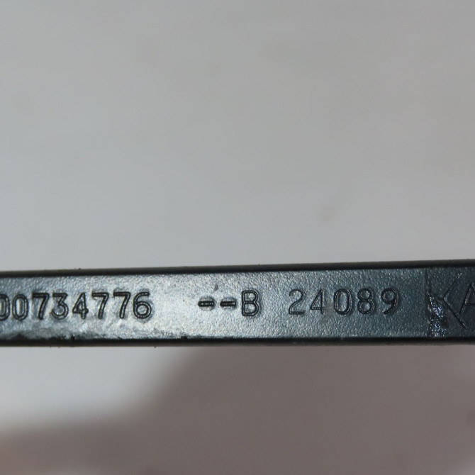 Bras essuie-glace avant gauche occasion  Renault MASTER III Camionnette (FV) 2.3 dci 135 fwd (fv0n, fv08) (2014)   288815246R  2