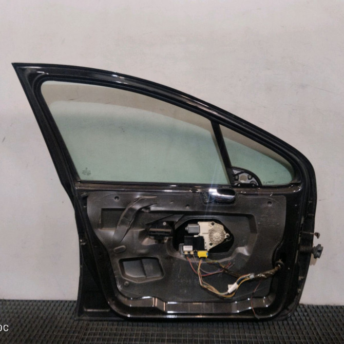 Porte avant gauche occasion  Peugeot 307 Break (3E) 1.6 hdi 110 (2004-2008) 5 portes   9002S8  2