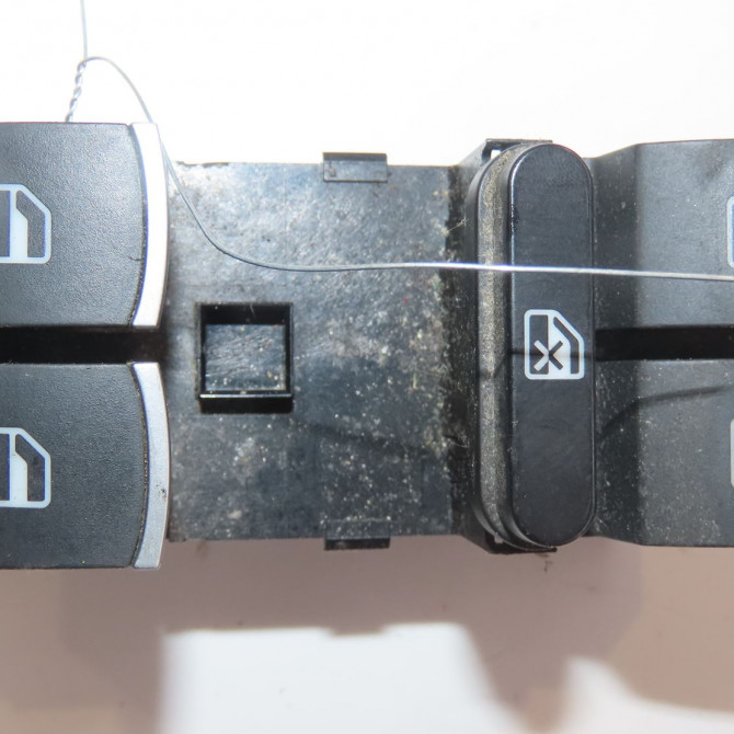 Commande lève-glace porte avant gauche occasion  Volkswagen vw TOURAN (1T3) 1.6 tdi (2010-2015) 5 portes   5K4959857AXSH  1