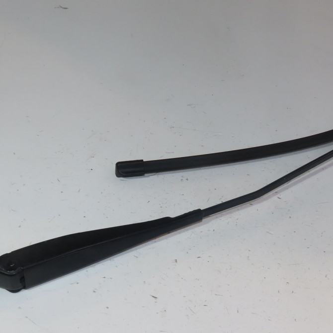 Bras essuie-glace avant gauche occasion  Peugeot 208 I (CA_, CC_) 1.6 hdi / bluehdi 75 (2013) 5 portes   9673291980  1