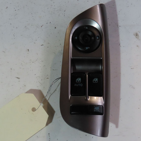 Commande lève-glace porte avant gauche occasion  Hyundai COUPE II (GK) 2.0 gls (2003-2009)   935702C400OF 