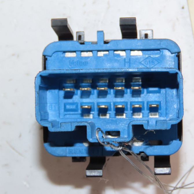 Commande lève-glace porte avant gauche occasion  Renault MASTER III Camionnette (FV) 2.3 dci 100 fwd (fv0a, fv0b, fv0g, fv0k, fv0h) (2010)   8200108269  2