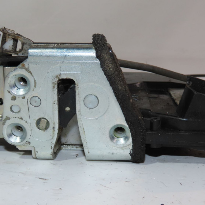 Serrure porte avg occasion  Suzuki SWIFT III (MZ, EZ) 1.3 (rs 413) (2005)   8220262K14  1