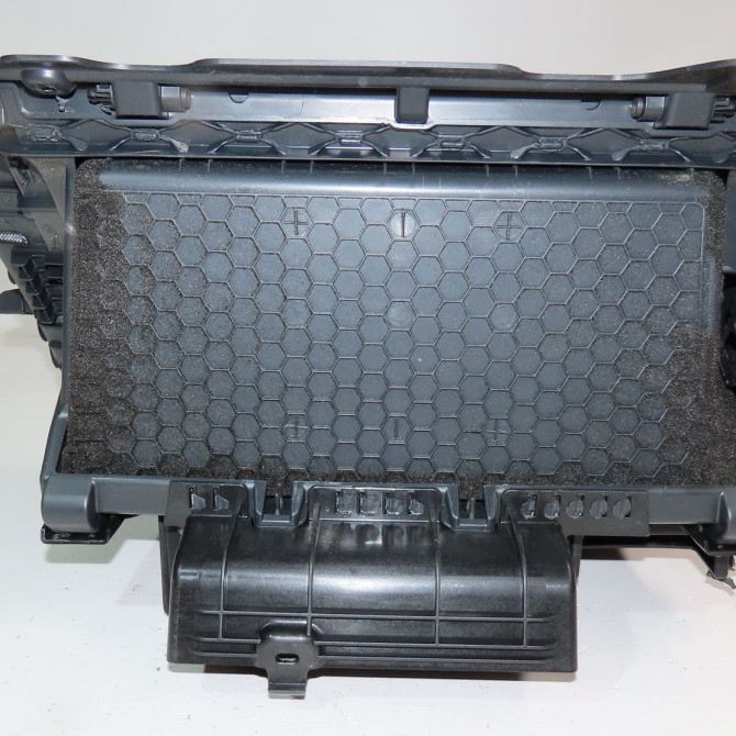 Boite à gants occasion  Volkswagen vw GOLF VII (5G1, BQ1, BE1, BE2) 2.0 gti clubsport (2016-2017)   5G1857101P82V  2