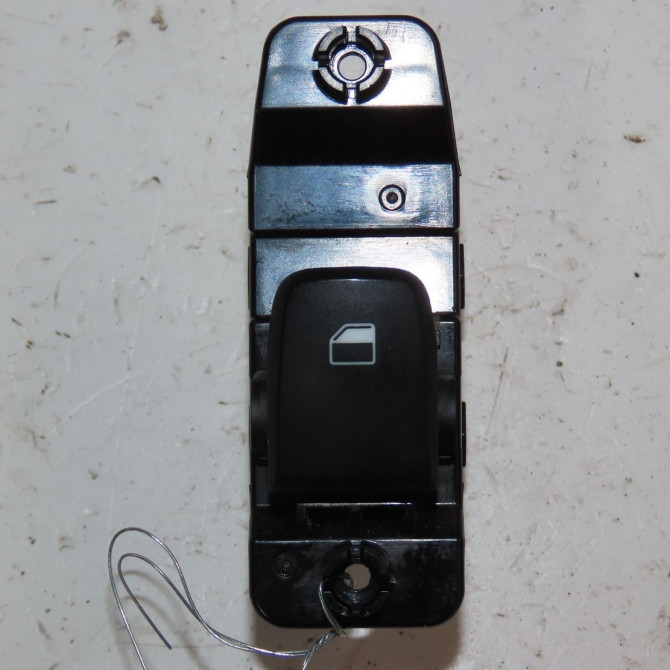 Commande lève-glace porte avant droite occasion  Hyundai KONA (OS, OSE, OSI) 1.6 crdi e-vgt (2018)   93581J9000  1