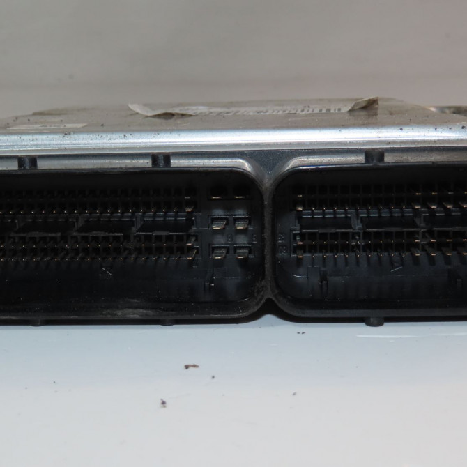 Calculateur moteur occasion  Volkswagen vw GOLF V (1K1) 1.4 tsi (2005-2008)   3C906032Q  2