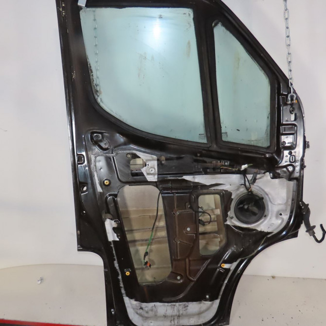 Porte avant gauche occasion  Iveco DAILY VI Camionnette 33s14, 35s14, 35c14 (2016) 3 portes   5801489558  2