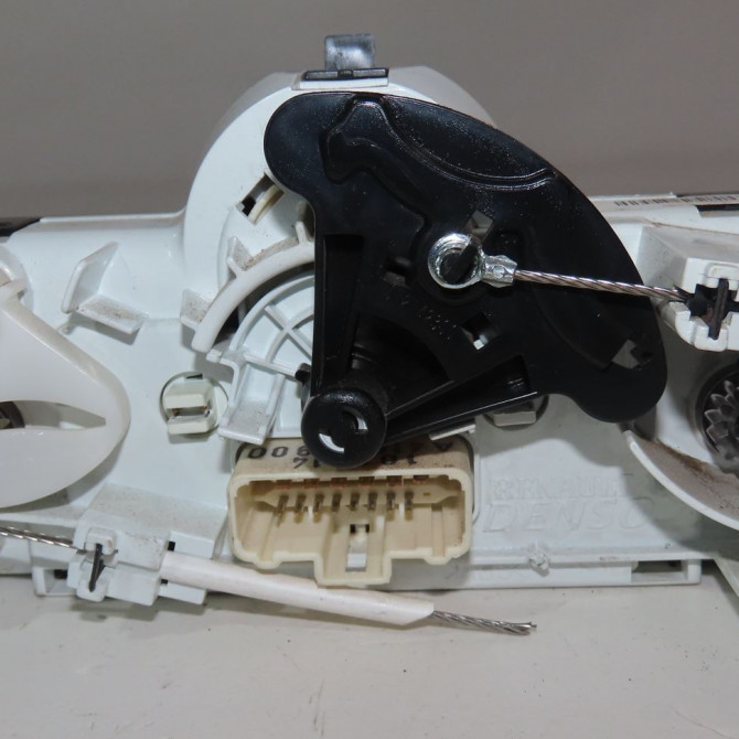 Commande de chauffage occasion  Renault KANGOO Express (FW0/1_) 1.5 dci 75 (fw07, fw10, fw04) (2010) 4 portes   275100550R  2