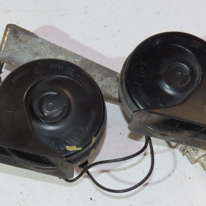 Klaxon  / avertisseur occasion  Citroën C8 (EA_, EB_) 2.0 hdi (2002)   6236F0  1