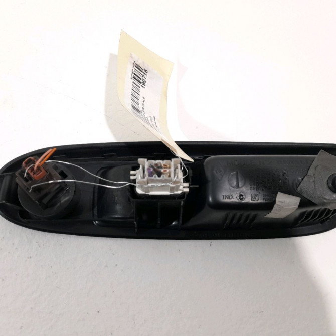 Commande lève-glace porte avant droite occasion  Renault CLIO II (BB_, CB_) 1.5 dci (b/cb3m) (2005-2010) 3 portes   8200060046  2