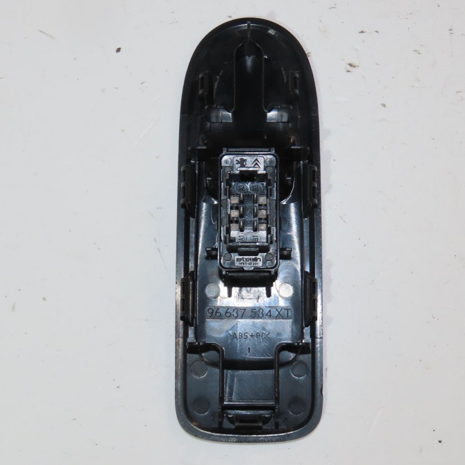 Commande lève-glace porte avant droite occasion  Citroën C3 II (SC_) 1.4 hdi 70 (sc8hzc, sc8hr0, sc8hp4) (2009) 5 portes   6490CH  2