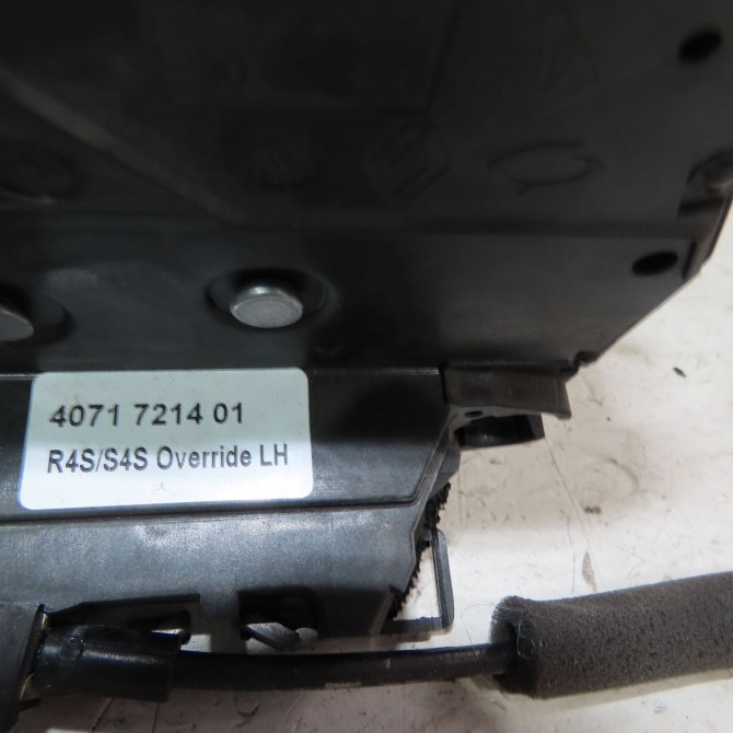 Serrure porte arg occasion  Renault TWINGO III (BCM_, BCA_) 1.0 sce 70 (2014) 5 portes   825035560R  2