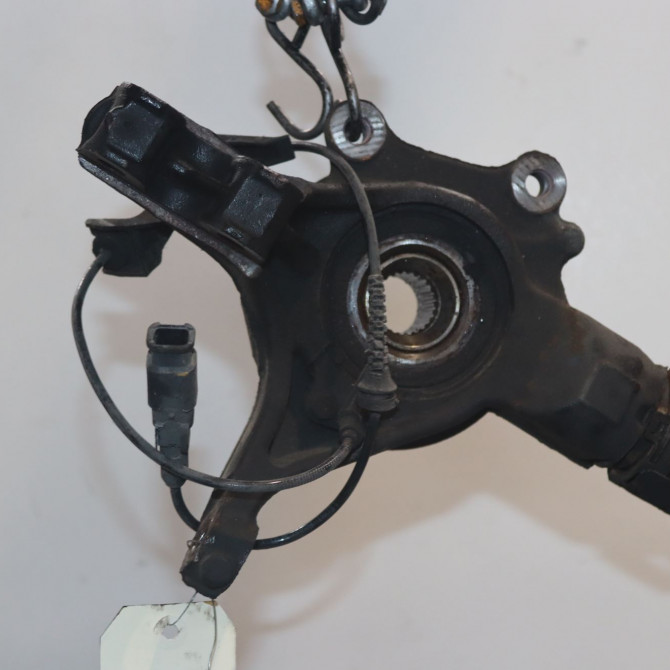 Fusee avg occasion  Peugeot RCZ 2.0 hdi (2010-2015)   3646C4  2