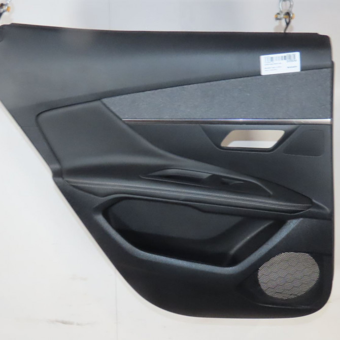 Garniture porte arg occasion  Peugeot 3008 SUV (MC_, MR_, MJ_, M4_) 1.2 thp/ puretech 130 (mrhnsm, mrhnsu, mrhnsj, mrhnyw,... (2016)   98305893AU  1