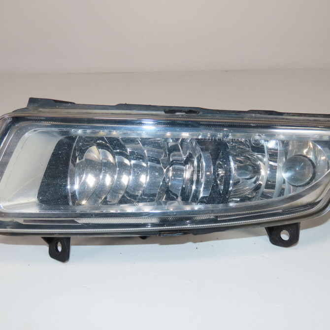 Feux position g occasion  Volkswagen vw POLO V (6R1, 6C1) 1.6 tdi (2009) 5 portes   6R0941061D  1