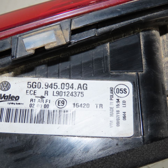 Feu arrière intérieur droit occasion  Volkswagen vw GOLF VII (5G1, BQ1, BE1, BE2) 1.4 tsi multifuel (2013-2018) 5 portes   5G0945094AG  2