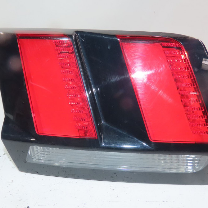 Feu arrière interieur gauche occasion  Peugeot 3008 SUV (MC_, MR_, MJ_, M4_) 1.2 thp/ puretech 130 (mrhnsm, mrhnsu, mrhnsj, mrhnyw,... (2016)   9810477880  1
