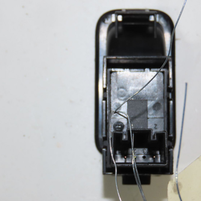 Commande lève-glace porte avant droite occasion  Volkswagen vw POLO V (6R1, 6C1) 1.2 tdi (2009) 5 portes   7L6959855BREH  2