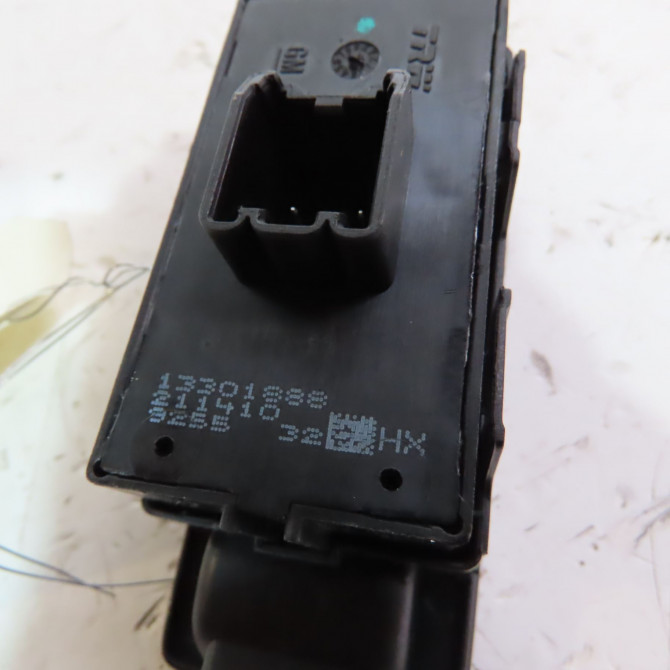 Commande leve-glace porte arrière gauche occasion  Opel INSIGNIA A Sports Tourer (G09) 2.0 cdti (35) (2008-2015)   13301888  2