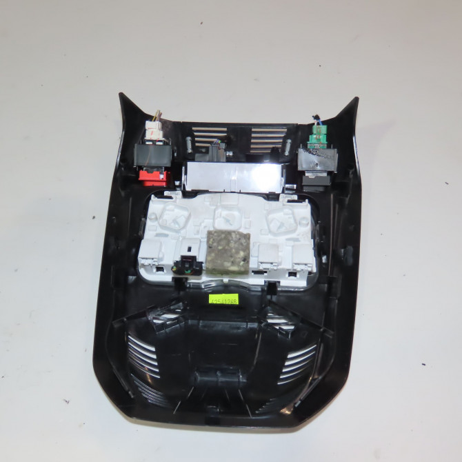 Plafonnier occasion  Peugeot 3008 SUV (MC_, MR_, MJ_, M4_) 2.0 bluehdi 180 (2016)   9825946880  3