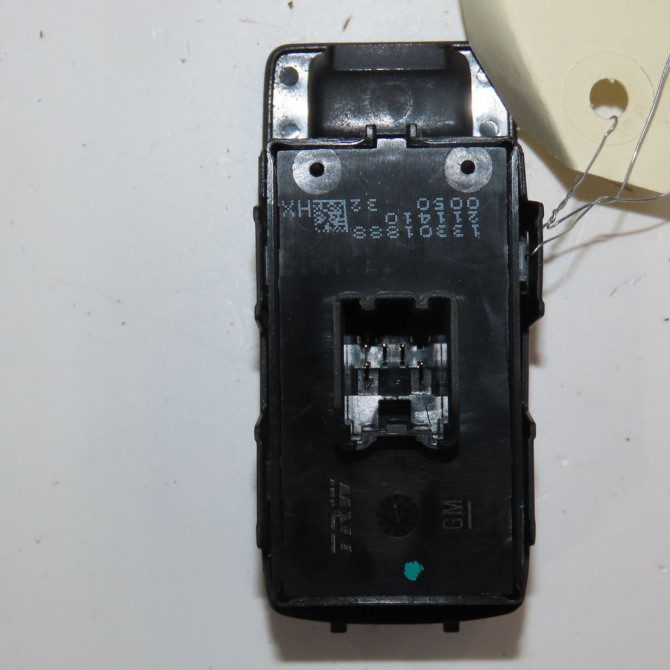 Commande leve-glace porte arrière droite occasion  Opel INSIGNIA A A trois volumes (G09) 2.0 cdti (69) (2013-2017)   13301889  2