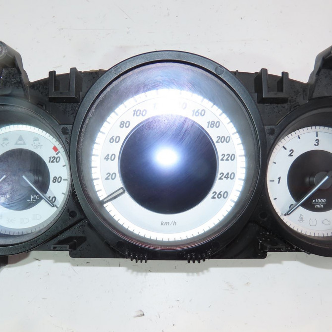 Bloc compteurs occasion  Mercedes-benz CLASSE C (W204) C 200 cdi (204.001) (2009-2014)   2049005513  1