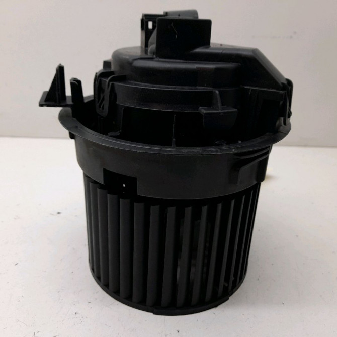 Moteur ventilateur chauffage occasion  Renault CLIO IV (BH_) 1.5 dci 75 (2012) 5 portes   272101005R  3