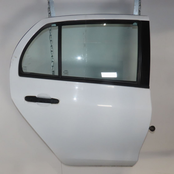 Porte arrière droite occasion  Toyota YARIS (_P9_) 1.33 vvt-i (nsp90_) (2008-2011)   670030D110  1