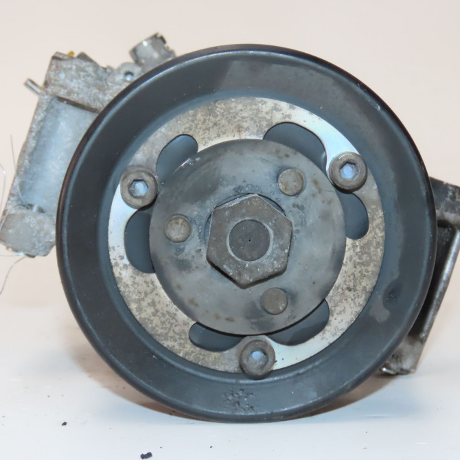 Compresseur air conditionne occasion  Volkswagen vw GOLF VII (5G1, BQ1, BE1, BE2) 1.6 tdi (2012-2017)   5Q0820803K  3