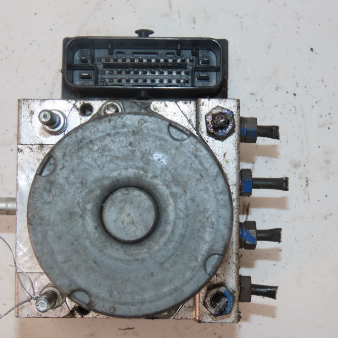 Unité hydraulique ABS occasion  Renault MASTER III Camionnette (FV) 2.3 dci 100 fwd (fv0a, fv0b, fv0g, fv0k, fv0h) (2010)   476608029R  4