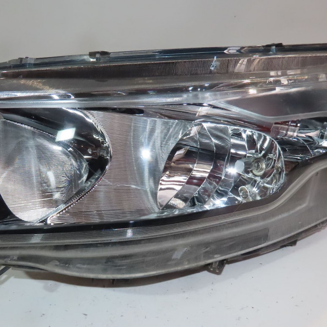 Phare gauche occasion  Iveco DAILY VI Camionnette 33s14, 35s14, 35c14 (2016) 3 portes   5801473750  1