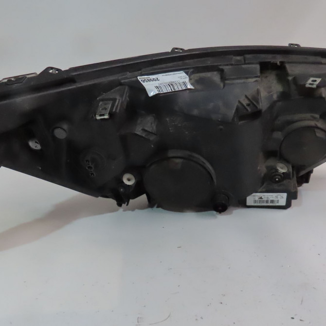 Phare gauche occasion  Iveco DAILY VI Camionnette 33s14, 35s14, 35c14 (2016) 3 portes   5801473750  2