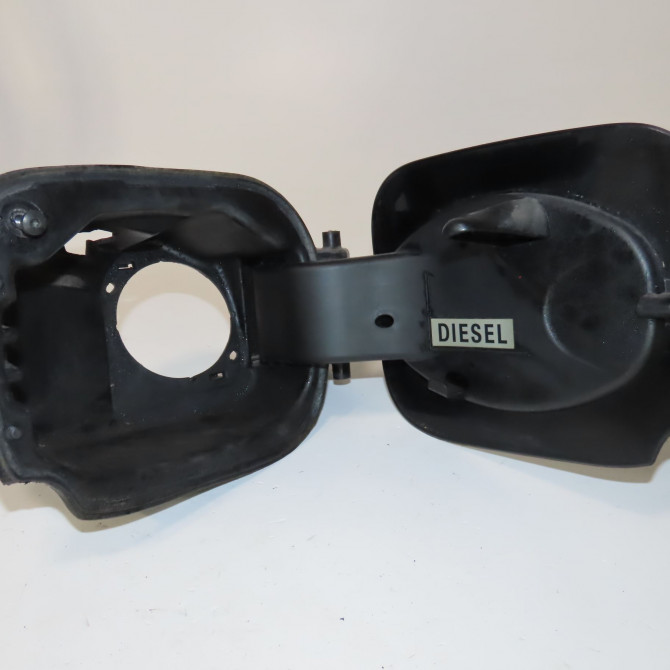 Volet de trappe carburant occasion  Renault CLIO III (BR0/1, CR0/1) 1.5 dci (2010-2014) 5 portes   8200290088  3