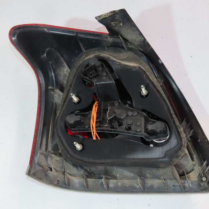 Feu arrière droit occasion  Toyota AVENSIS (_T25_) 2.0 d-4d (adt250_) (2006-2008)   8155105220  2