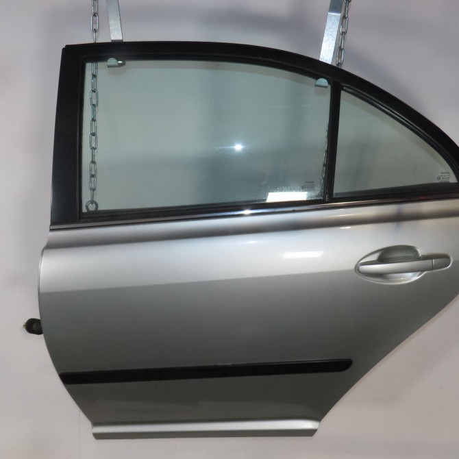 Porte arrière gauche occasion  Toyota AVENSIS (_T25_) 2.0 d-4d (adt250_) (2006-2008)   6700405110  1