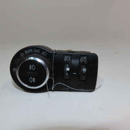 Interrupteur commande de phares occasion  Opel INSIGNIA A (G09) 2.0 cdti (68) (2008-2017)   13268702 