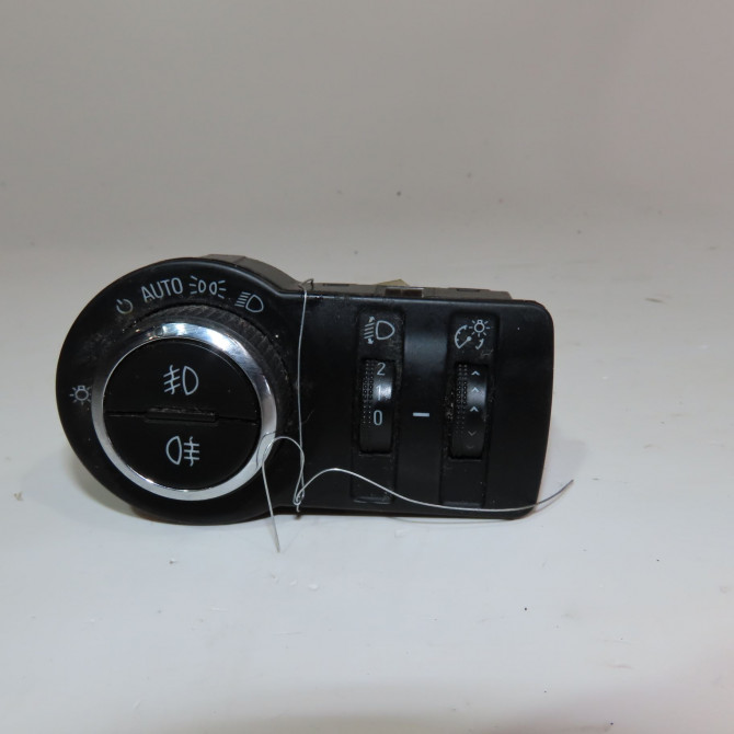 Interrupteur commande de phares occasion  Opel INSIGNIA A (G09) 2.0 cdti (68) (2008-2017)   13268702  1
