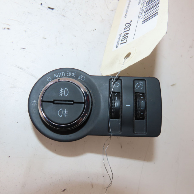 Interrupteur commande de phares occasion  Opel INSIGNIA A (G09) 2.0 cdti (68) (2008-2017)   13268702  1