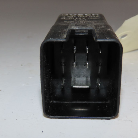 Boitier de préchauffage occasion  Volkswagen vw POLO V (6R1, 6C1) 1.6 tdi (2009) 5 portes   281003038 