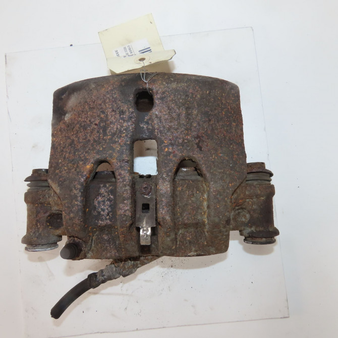 Etrier de frein avant droit occasion  Iveco DAILY VI Camionnette 33s14, 35s14, 35c14 (2016) 3 portes   42560073  1